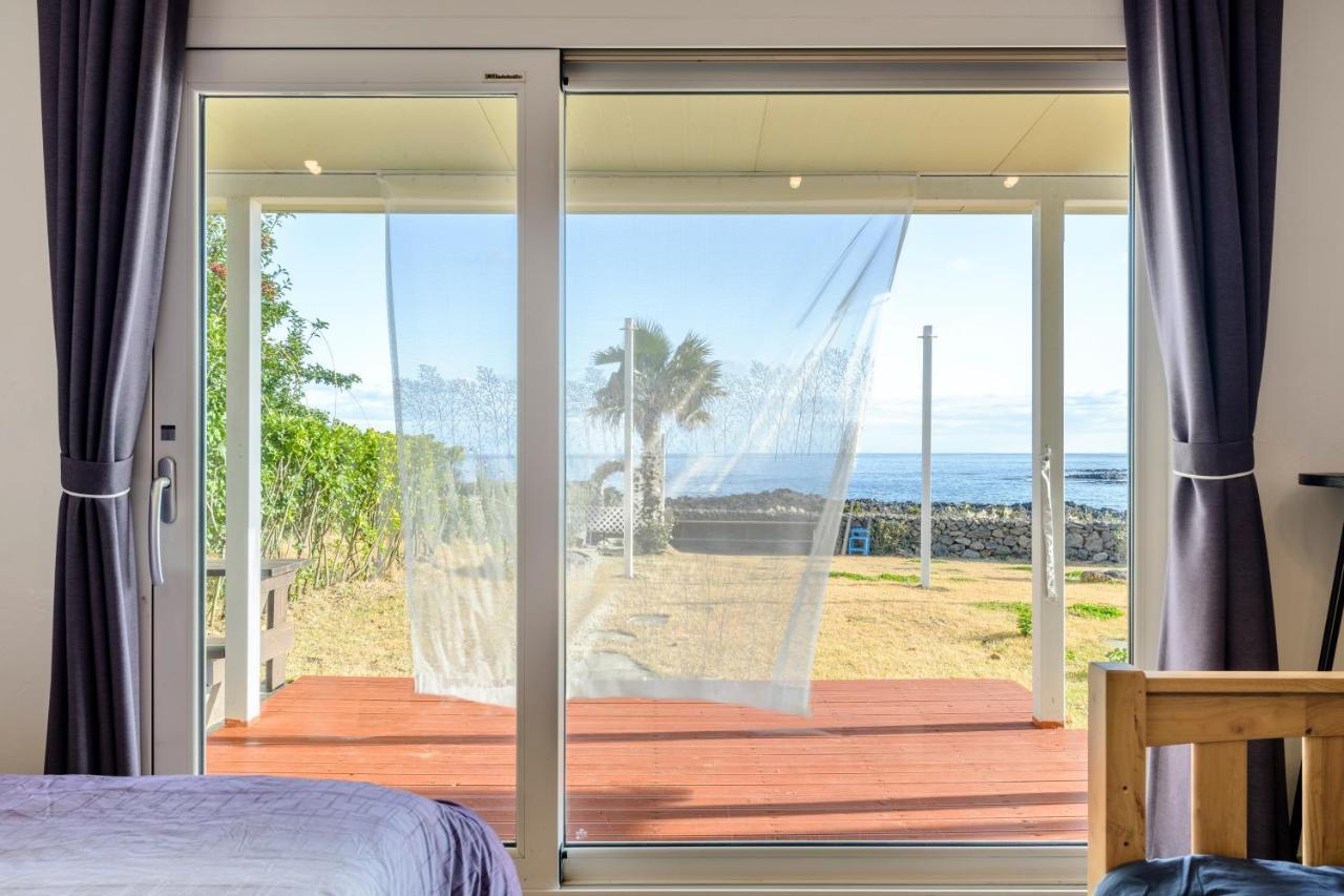 Jeju Turning Point Pension Согвипхо Экстерьер фото